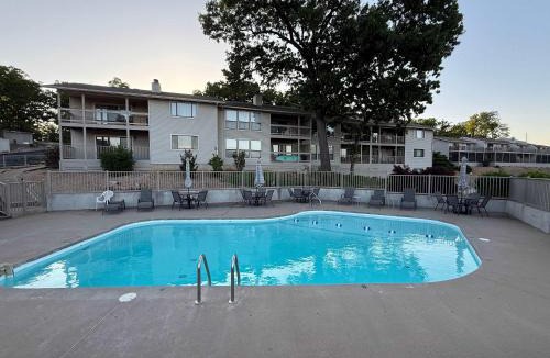 Sunrise Beach House | Easy Breezy - Lakefront for 6