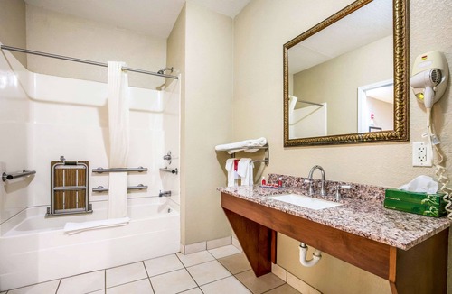 Horn Lake Hotel | Econo Lodge Inn & Suites Horn Lake - Southhaven