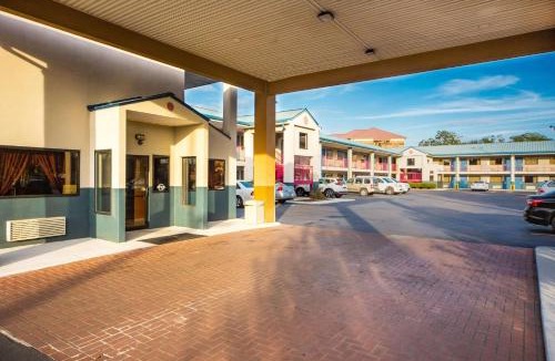 Laurel Cabin | Econo Lodge Laurel