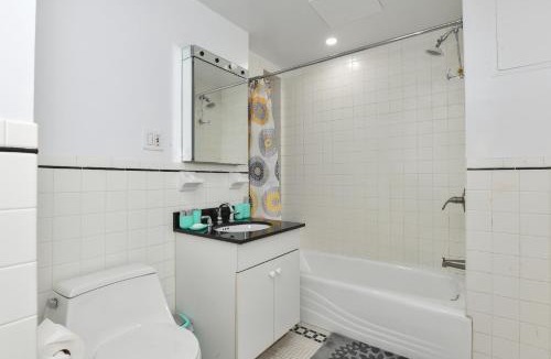 Financial District Apartment | Elegant FiDi 3BR Condo - Private Elevator - Modern Luxury