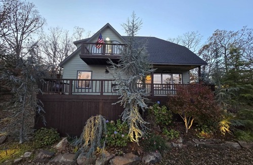 Blocker House | Emerald Point, Lakefront with Gorgeous Views!