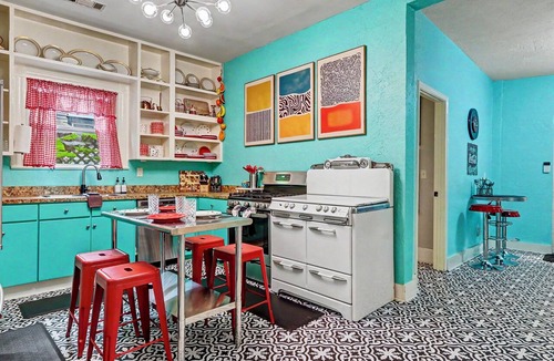 Hot Springs House | Enchanting 1901 Victorian + Walk to Bathouse Row!