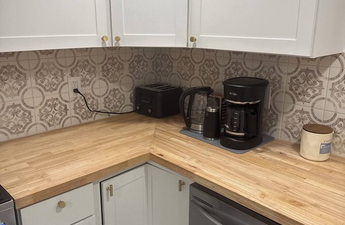 North Bergen Apartment | Enjoyable 1 bedroom apartment in North Bergen minutes away from New York