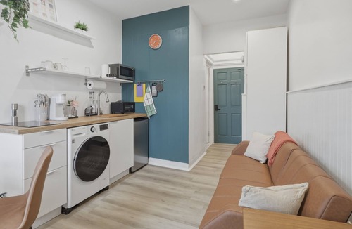 Guttenberg Apartment | Entire 1BR Apt Near NYC/Met World Cup Stadium, Walk to NYC View Access