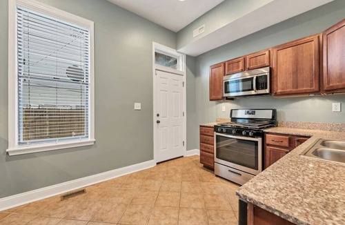 St. Louis Hotel | Entire building in The Grove, Perfect for Groups!
