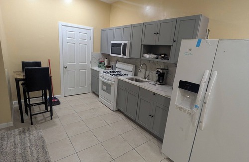 Forest Hill Condo | Excellent 4-bedroom condo with AC in vibrant Newark