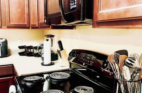 Central Oklahoma City Apartment | Exclusive fully furnished, 24 hours security access & complimentary snack/drinks