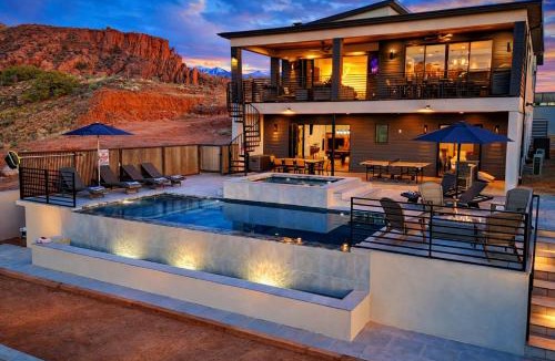 Moab South Valley House | Exclusive Retreats Desert Vista Retreat- Moab Estate for Large Groups- Pool, Spa