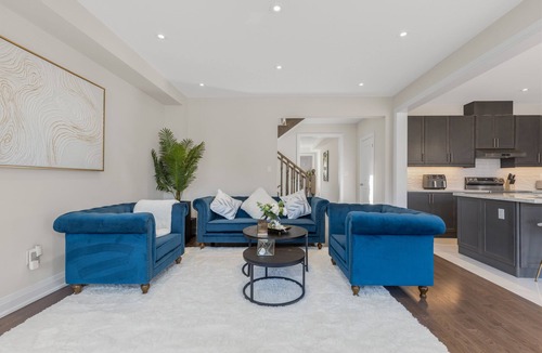 Mount Pleasant House | Executive 5BR-4BATH Detached Retreat Brampton/Miss Border