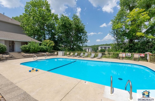Branson Condo | Family-Friendly Branson Condo w/2 Queen Beds + Pool