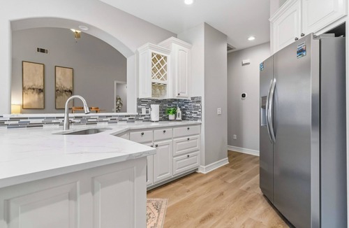 Fayetteville House | Fayetteville, AR – Jelly Roll & Post Malone Concert – 12 Min – Sleeps 8