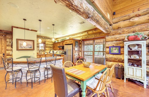Murfreesboro Cabin | Fish, Boat & Hike: Pet-Friendly Cabin in Arkansas