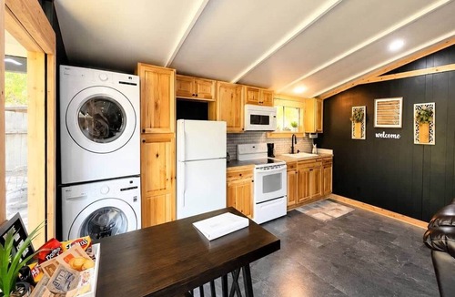 Jefferson House | Fish Cabin at the Pines