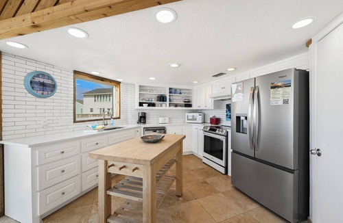 Port Aransas House | Full 180 Gulf View of the Beach. Just steps to Boardwalk to the beach or Communi