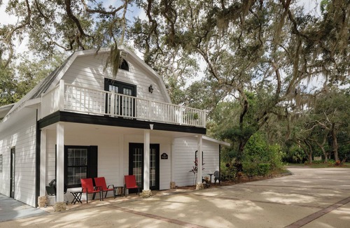 Ormond Beach Cottage | FULLY SELF-CONTAINED COUNTRY COTTAGE