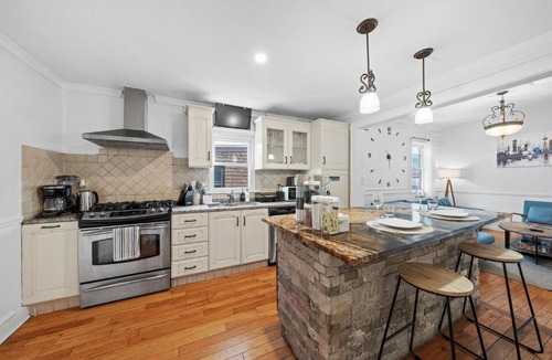 Bayonne Apartment | Game room feel l Fast internet l Manhattan access