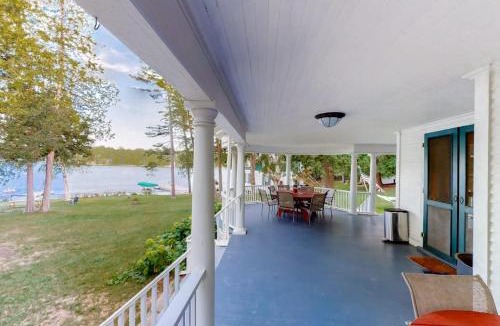 Charlotte House | Garden Island's Maple