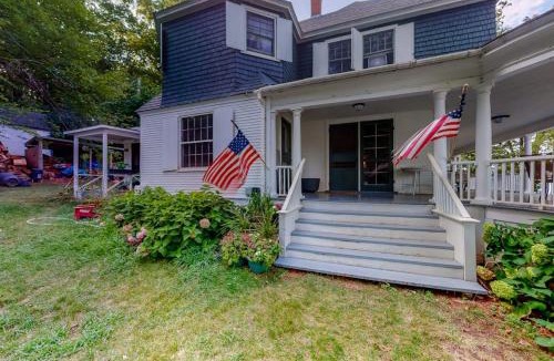 Charlotte House | Garden Island's Maple