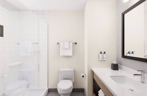 North Bergen Hotel | Garner Hotel North Bergen - NYC Gateway by IHG