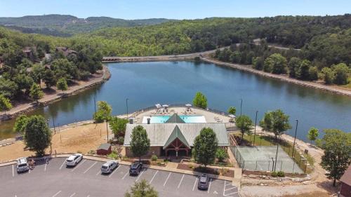 Reeds Spring House | Gated Community - Pool & Golf Course - Near SDC