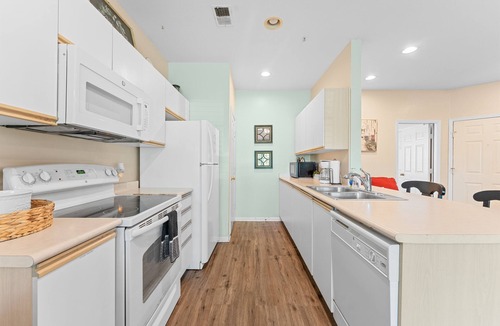 Branson Condo | Golf View Resort Condo | No Stairs + Pools & Perks