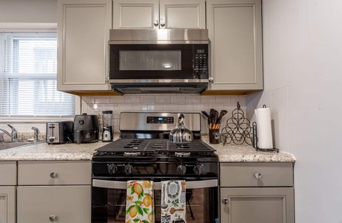 Constable Hook House | Grand Mansion 9BR-5BA-24Beds | MetLife-NYC-Parking