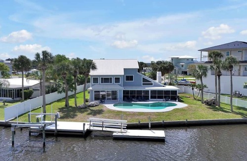 Dixie Shores House | Gulf-Front Retreat w/Private Pool & Kayak Access