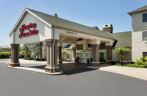 Springdale Hotel | Hampton Inn and Suites Springdale