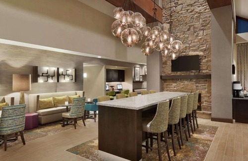 Springdale Hotel | Hampton Inn and Suites Springdale