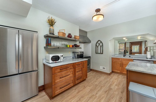 Montreat House | Happy Clan Cottage | Historic & Updated Montreat Home 5 Minutes to Black Mtn!