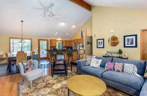 Deer Park House | HART09 - Cozy Sunriver Getaway, Hot Tub, AC, Bikes