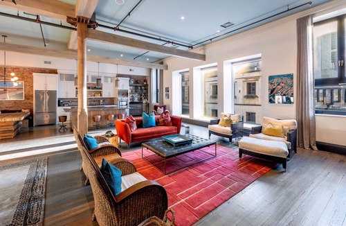 Downtown Nashville Condo | Heart of Downtown- 4 BR Walk to Everything!-Amazing loft close to everything!
