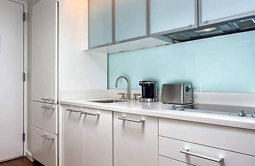 Turtle Bay Resort | Heart of Manhattan 1-bedroom studio resort in best location In May