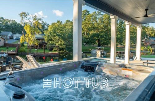 Mid America House | Heated Pool | MiniGolf | Hot Tub | Fire Pit | Lake