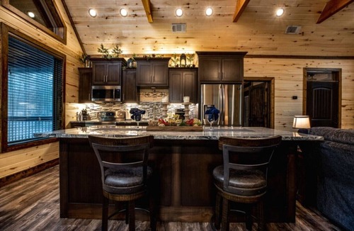 Smithville Cabin | Hidden Solace - Cozy & Romantic