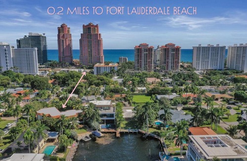 Dolphin Isles House | Hideaway & Harbour -5 minute walk to the beach