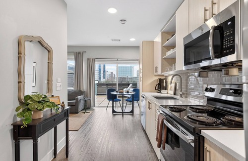 Hillsboro Village House | Hillsboro Village Studio + Balcony | Near Vanderbilt + Music Row | Belcourt