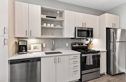 Hillsboro Village House | Hillsboro Village Studio + Balcony | Near Vanderbilt + Music Row | Belcourt