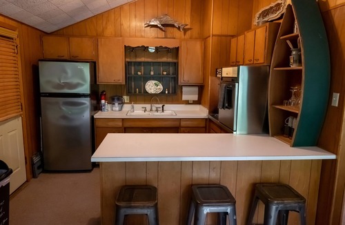 Hardy Cabin | Hillside Haven secluded vintage cabin with hot tub
