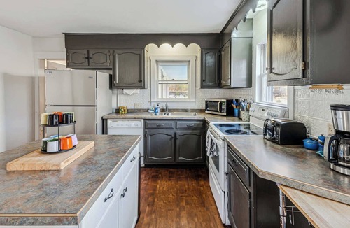 West Hartford House | Historic Mill House near the Covered Bridge