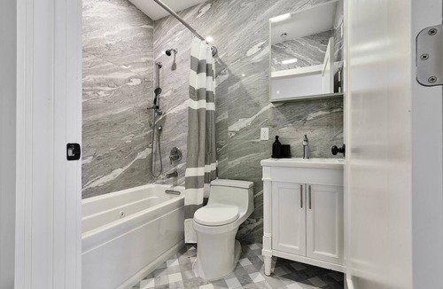 Hoboken Apartment | Hoboken Loft | 12-ft ceilings | NYC in 15 min