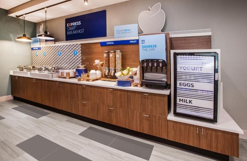 West Monroe Hotel | Holiday Inn Express Hotel & Suites West Monroe by IHG