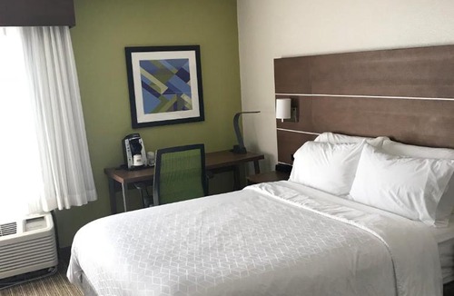 New Pathways Hotel | Holiday Inn Express Memphis Medical Center - Midtown by IHG