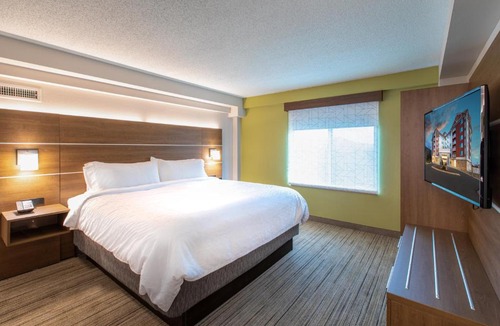 Asheville Hotel | Holiday Inn Express & Suites Asheville Downtown by IHG