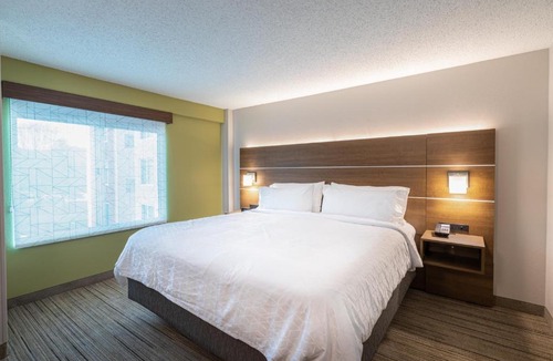 Asheville Hotel | Holiday Inn Express & Suites Asheville Downtown by IHG