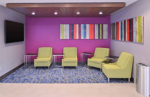 Bryant Hotel | Holiday Inn Express & Suites Bryant - Benton Area by IHG