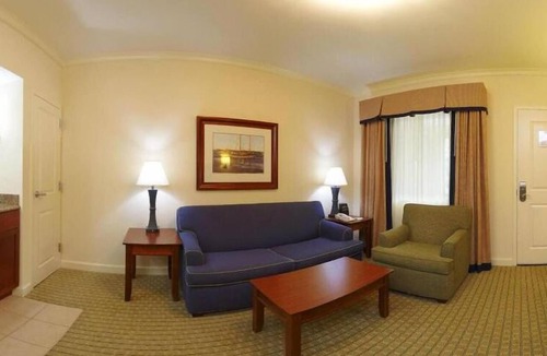 Lake George Hotel | Holiday Inn Resort Lake George - Adirondack Area by IHG