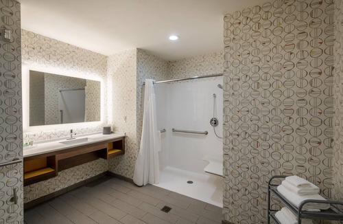 Southwind Hotel | Holiday Inn & Suites Memphis Southeast-Germantown by IHG
