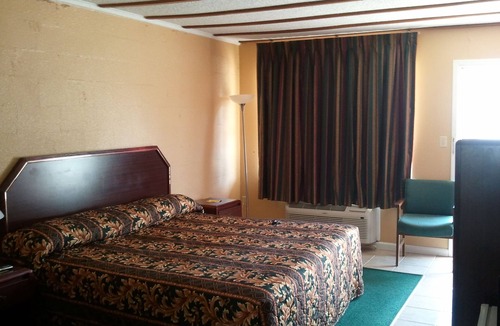 Hugo Hotel | Holiday Motel Hugo, OK
