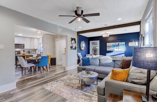 East Memphis House | Hollywood Hideaway, Cozy/PetFriendly/Midtown/FencedYard/Parking